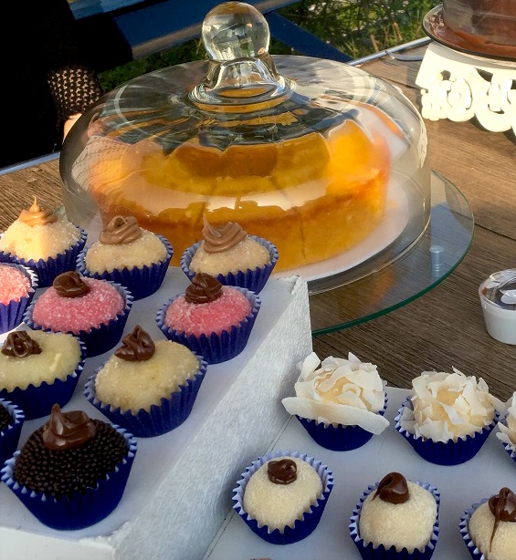 Brigadeiros com nutella, beijinhos e o novo sabor 'dadinho'.